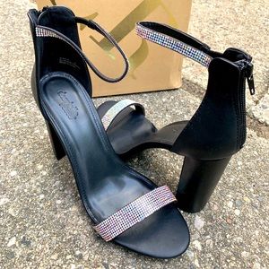 Charlotte Russe Women size 10M Black Strappy Heels